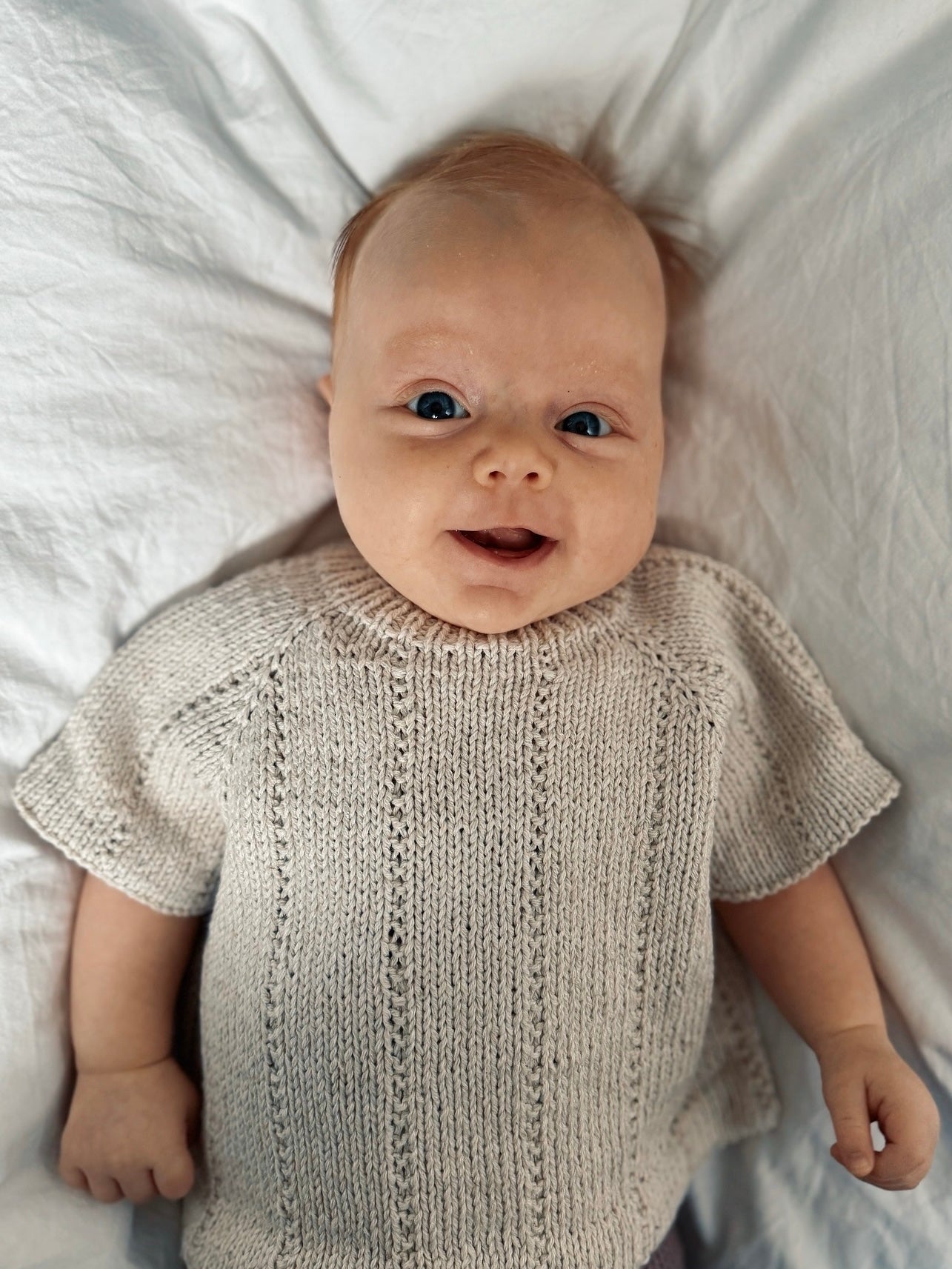 Strikkeoppskrift baby t-skjorte bomull