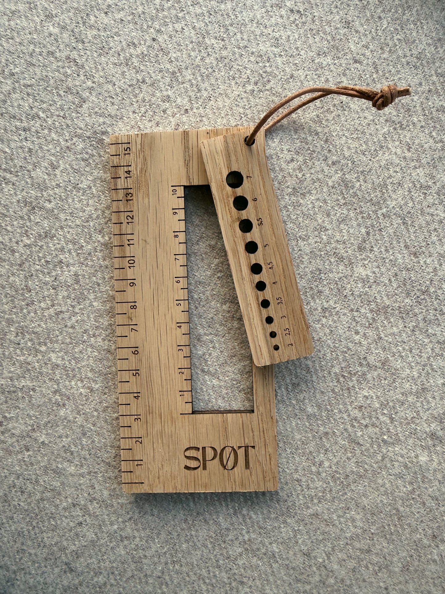STRIKKEFASTHET- OG PINNEMÅLER